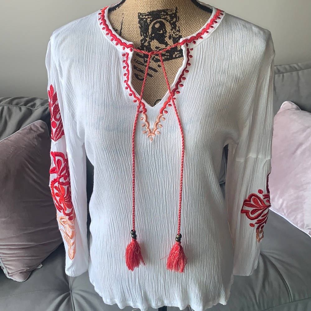 Solitaire embroidered boho blouse